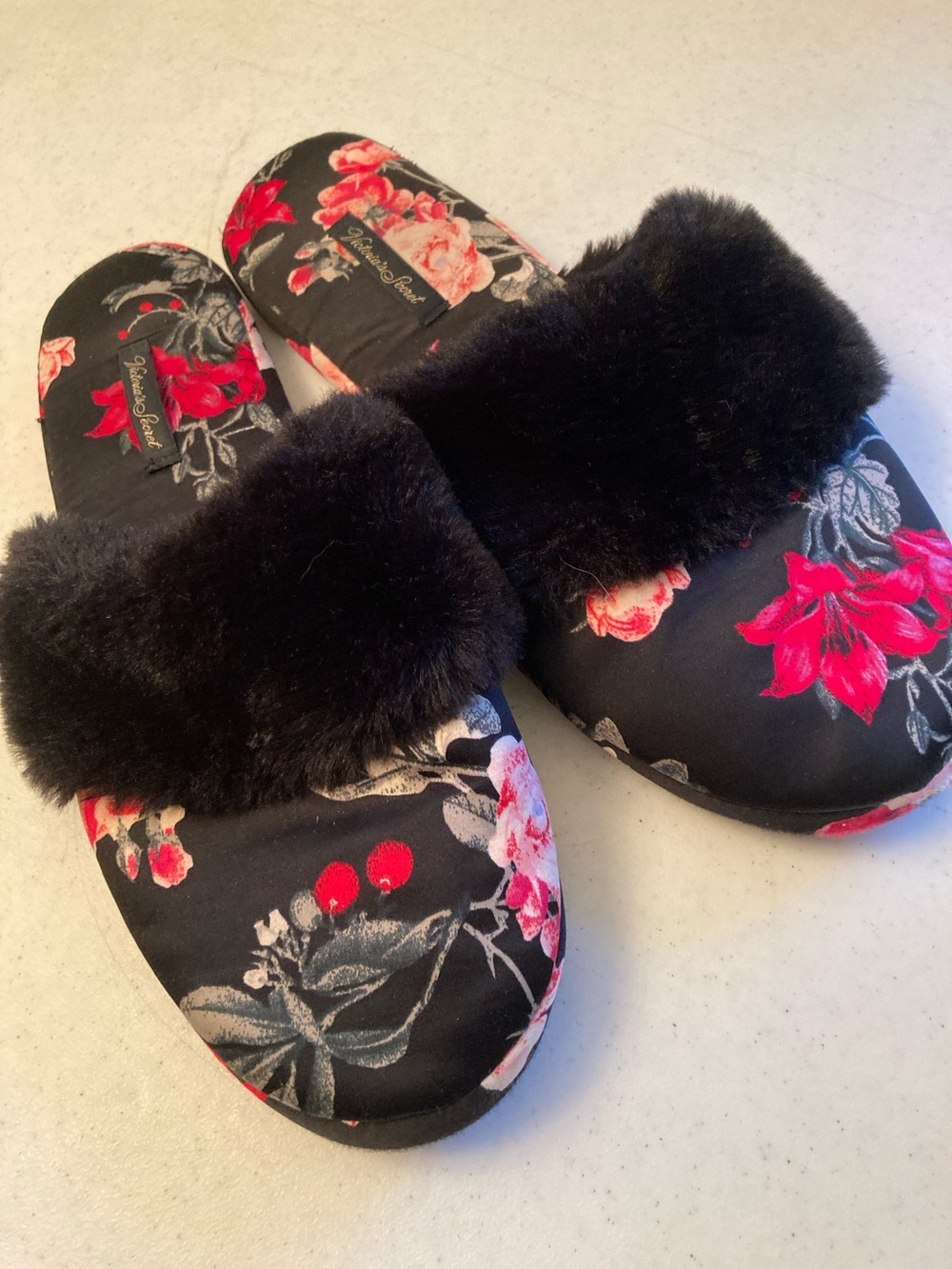 Victoria's Secret Black Floral Faux-Fur Slide Slippers NWOT